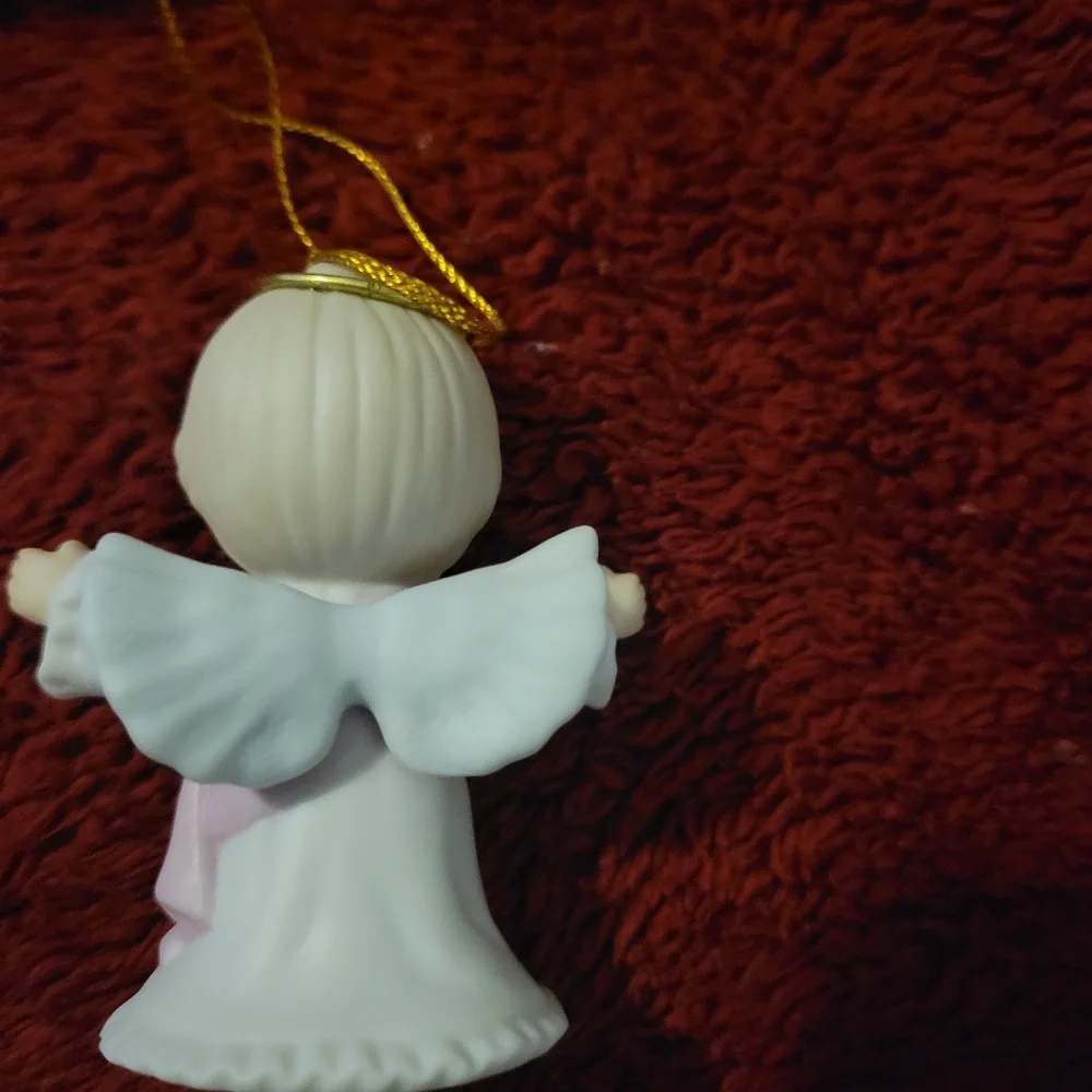 👵Looks new VINTAGE PRECIOUS MOMENTS ANGEL ORNAMENT